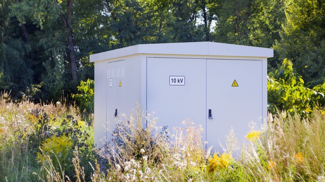 Utility shelter IoT